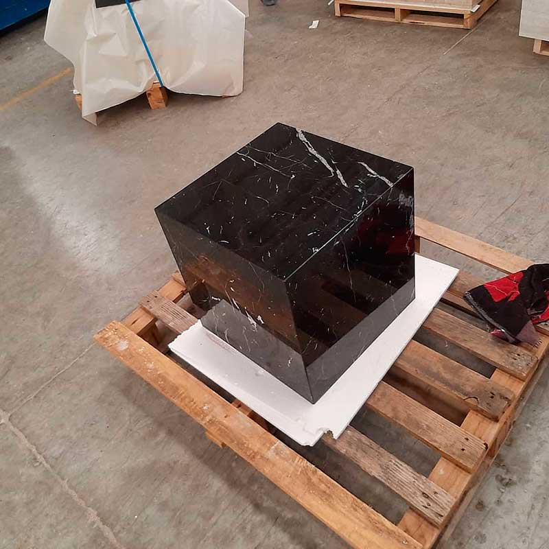 mesa negro marquina